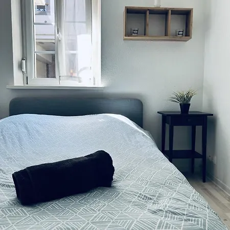 Petit Coin Tranquille A 2 Pas De *